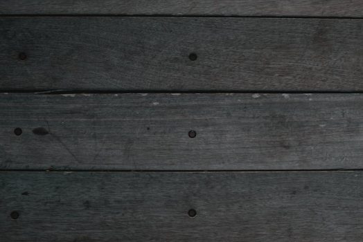 Listwy przypodłogowe 24 V DC jako inteligentny kręgosłup domu – oświetlenie, czujniki i zasilanie w jednym profilu