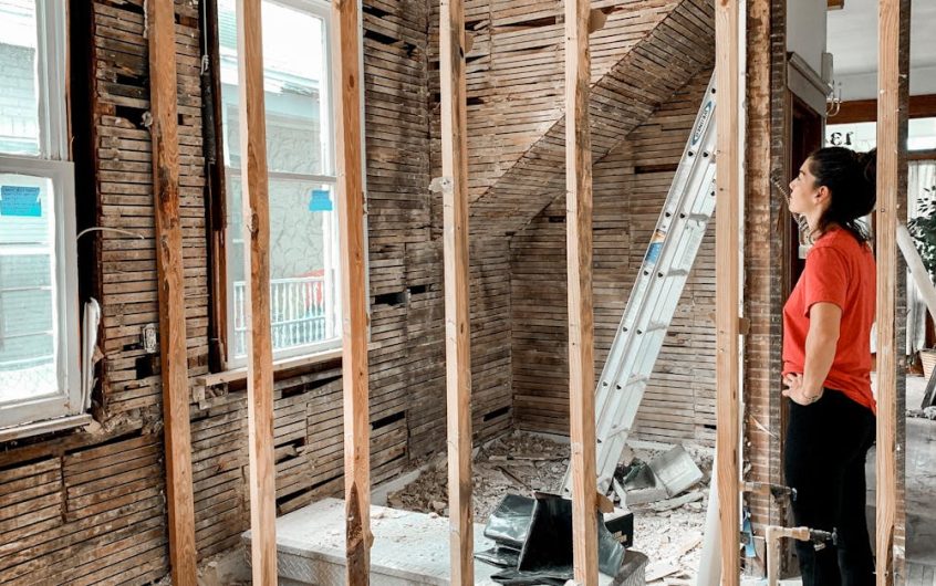 Lamele z ukrytym magazynem ciepła: ścienne panele PCM z wosku roślinnego stabilizują temperaturę bez prądu