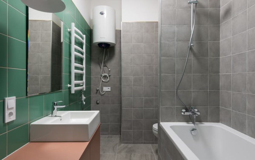 Jedna listwa, wiele funkcji – domowy system 48 V power rail do oświetlenia, półek i smart akcesoriów